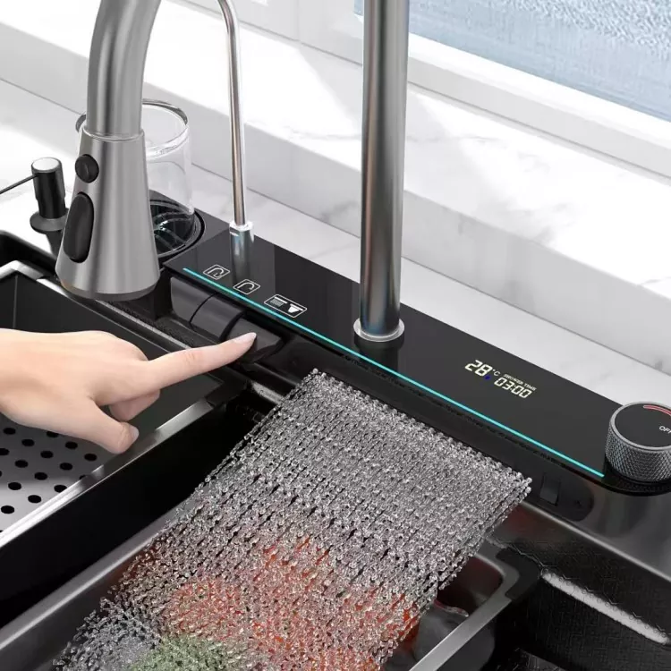 Perché un rubinetto intelligente con display digitale in acciaio inossidabile con controllo della temperatura è il futuro del moderno controllo dell'acqua in cucina