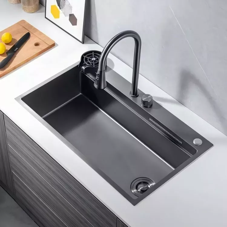 Rubinetto da cucina estraibile a scomparsa con funzione spray